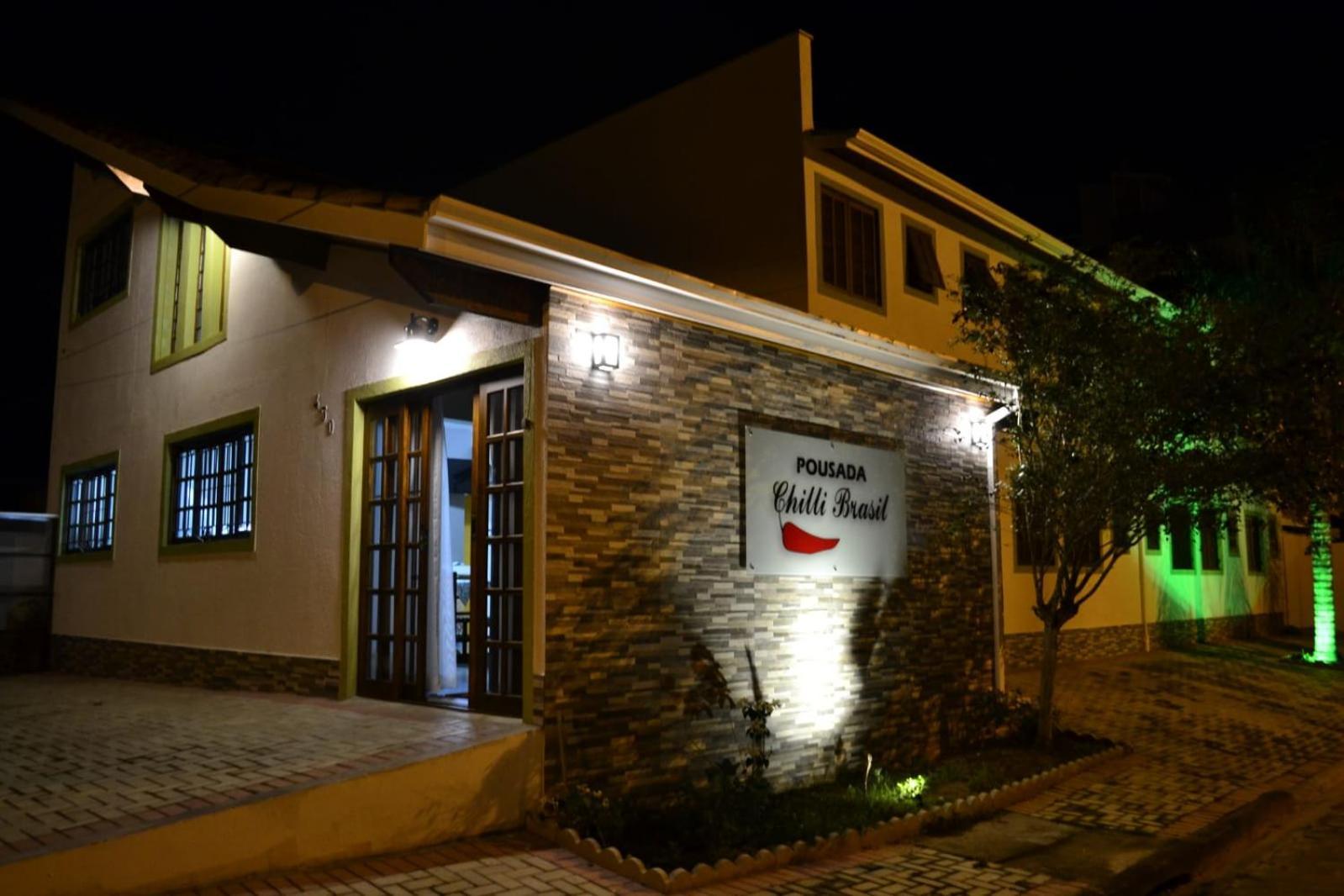 Pousada Chilli Brasil Ubatuba Bagian luar foto